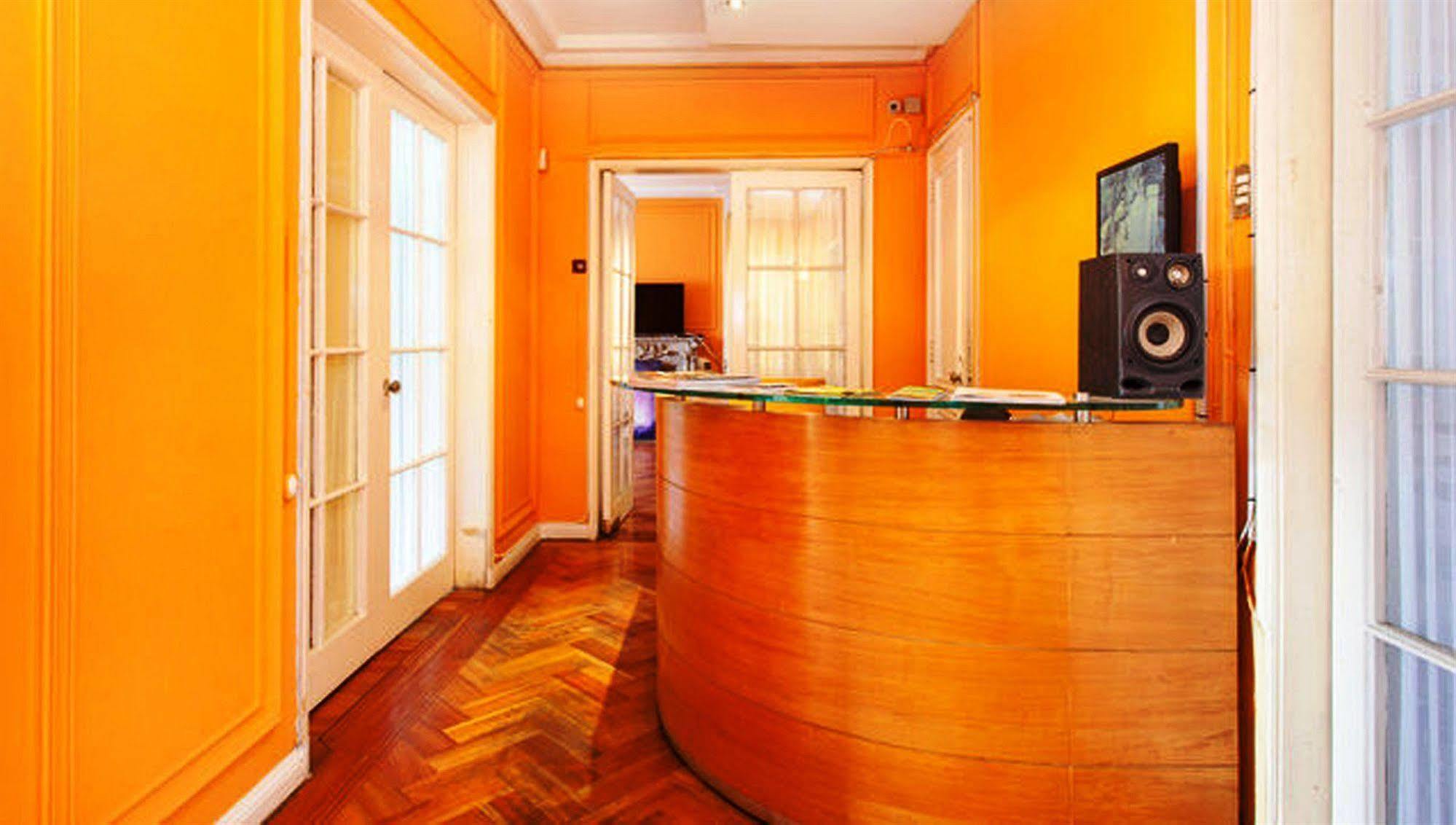 Salvador Hostal & Cafe Santiago Exterior photo